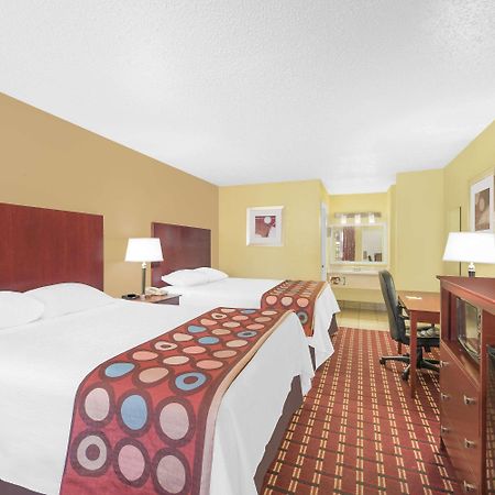 Super 8 By Wyndham Kerrville Tx Экстерьер фото