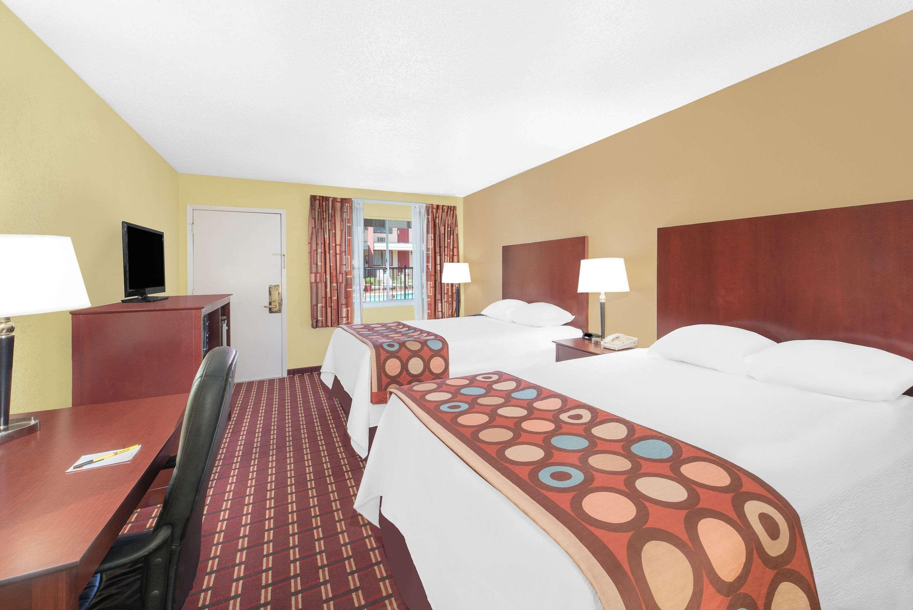 Super 8 By Wyndham Kerrville Tx Экстерьер фото