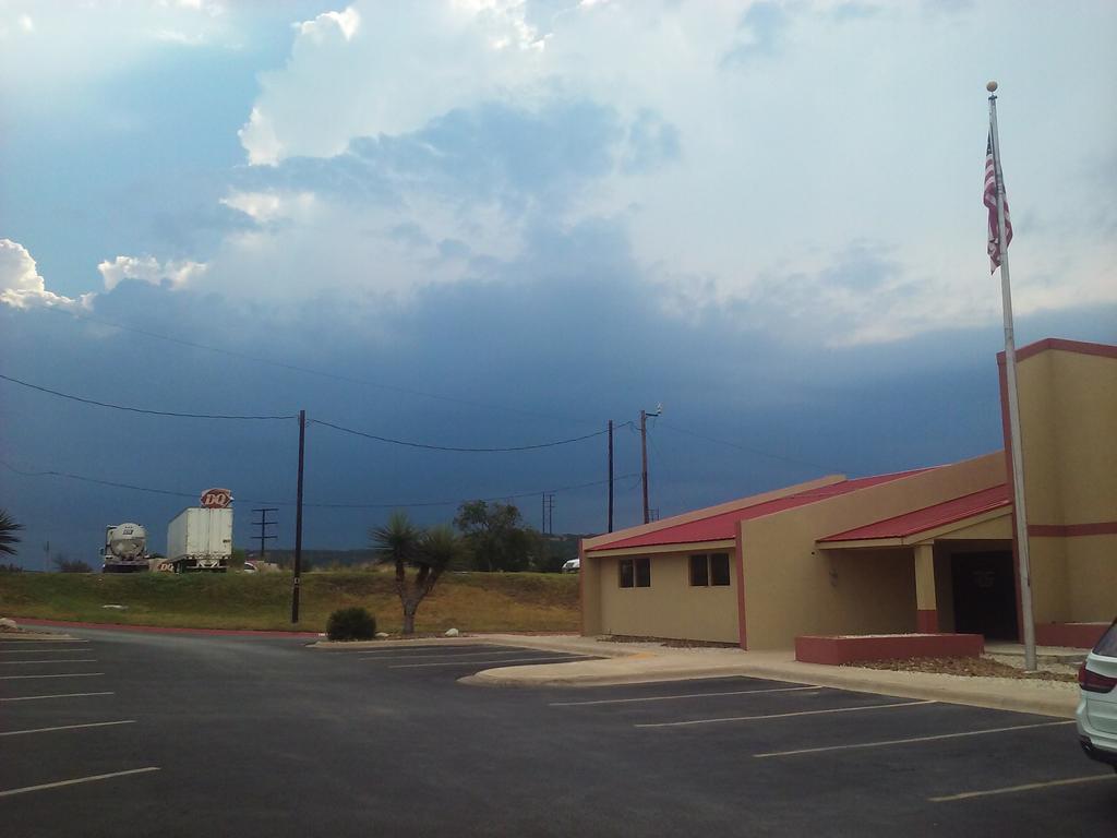 Super 8 By Wyndham Kerrville Tx Экстерьер фото