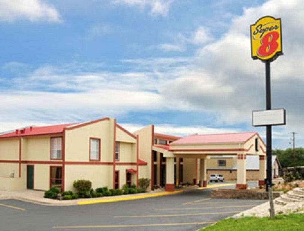 Super 8 By Wyndham Kerrville Tx Экстерьер фото