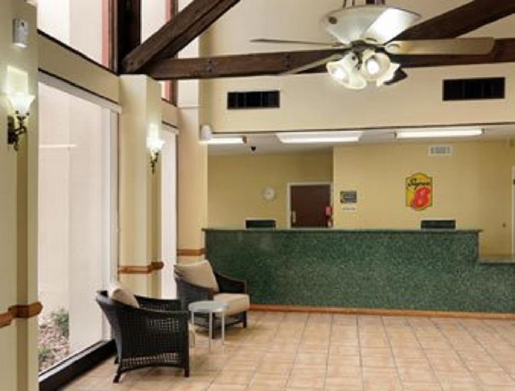 Super 8 By Wyndham Kerrville Tx Интерьер фото
