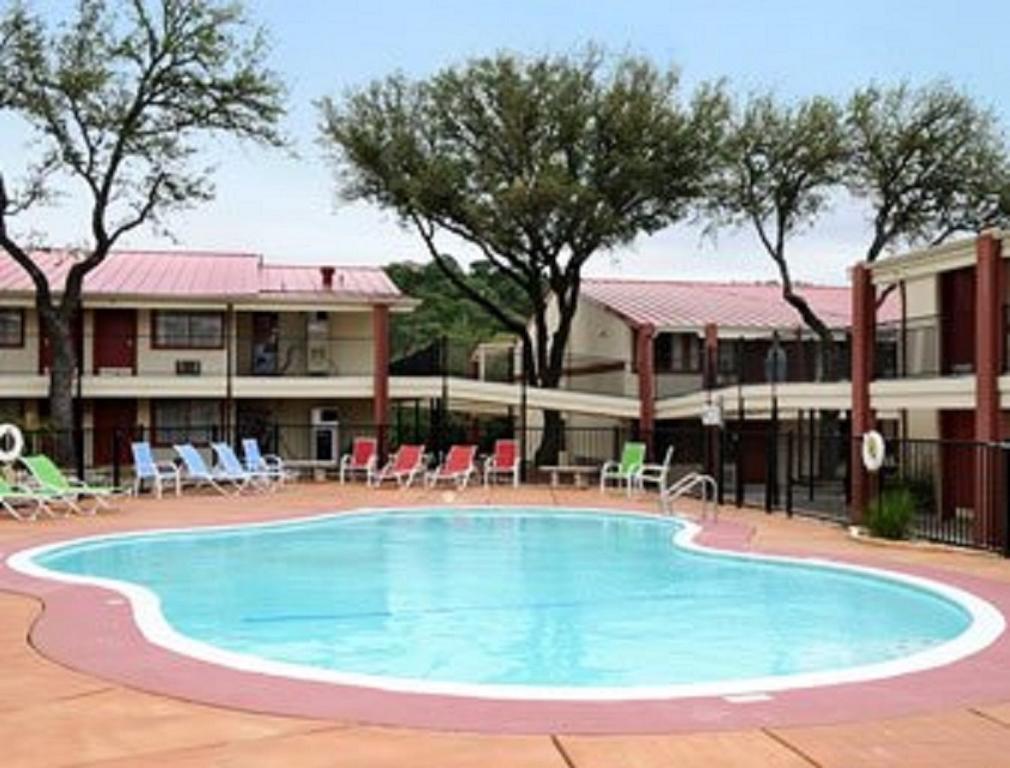 Super 8 By Wyndham Kerrville Tx Удобства фото