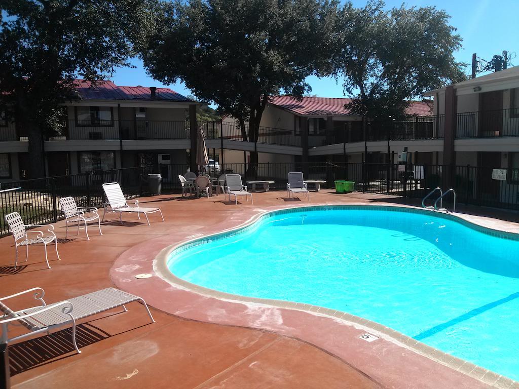 Super 8 By Wyndham Kerrville Tx Экстерьер фото
